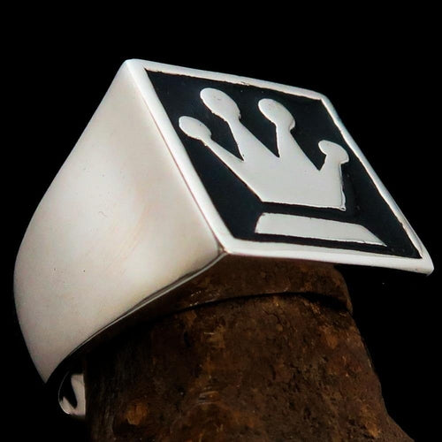 Perfectly crafted Men's Chess Player Ring Queen's Crown Black -