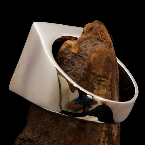 Perfectly crafted Men's Chess Player Ring Queen's Crown Black -