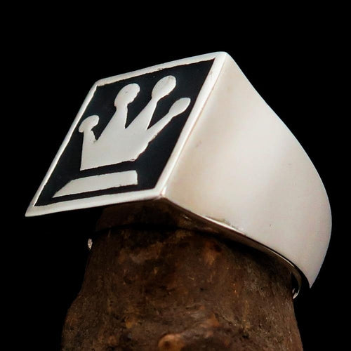 Perfectly crafted Men's Chess Player Ring Queen's Crown Black -