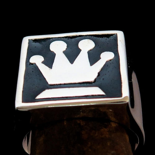 Perfectly crafted Men's Chess Player Ring Queen's Crown Black -