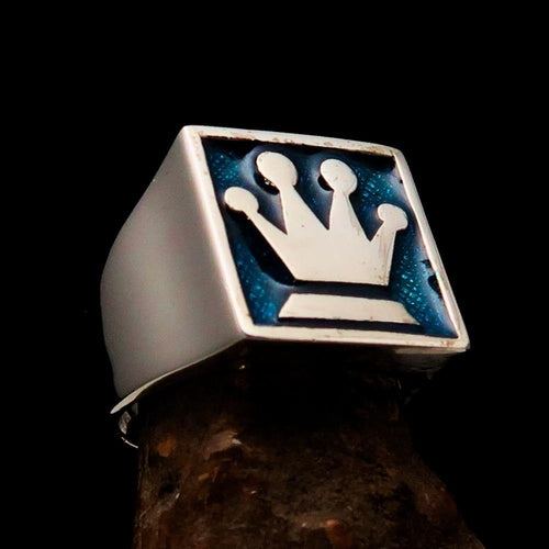 Perfectly crafted Men's Chess Player Ring Queen's Crown Blue -