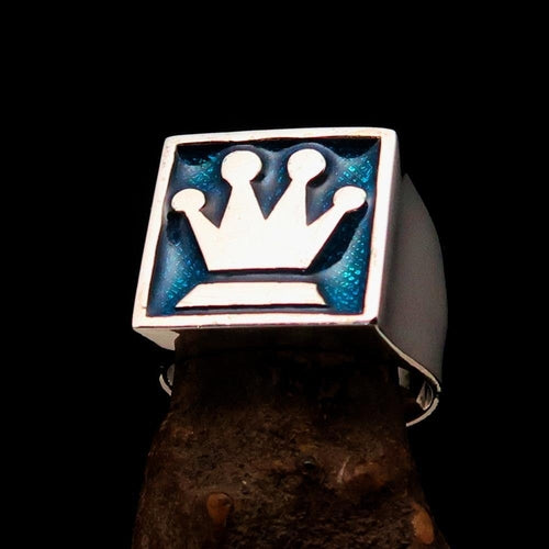 Perfectly crafted Men's Chess Player Ring Queen's Crown Blue -