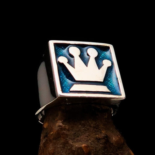 Perfectly crafted Men's Chess Player Ring Queen's Crown Blue -