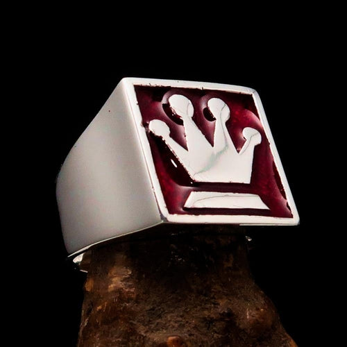 Perfectly crafted Men's Chess Player Ring Queen's Crown red - Sterling