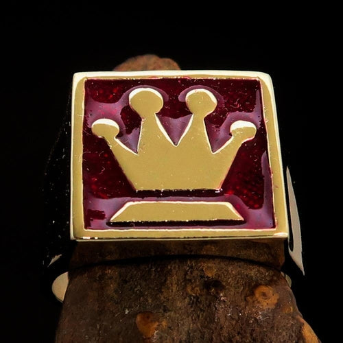 Perfectly crafted Men's Chess Player Ring Queen's Crown Red - Solid