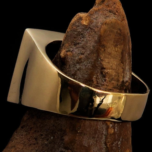 Perfectly crafted Men's Chess Player Ring Queen's Crown Red - Solid