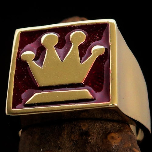 Perfectly crafted Men's Chess Player Ring Queen's Crown Red - Solid