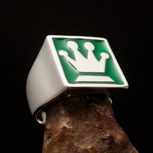 Perfectly crafted Men's Chess Player Ring Queen's Crown green -