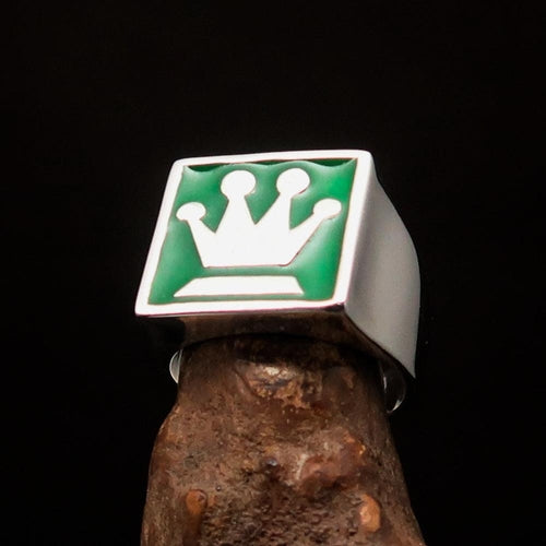 Perfectly crafted Men's Chess Player Ring Queen's Crown green -
