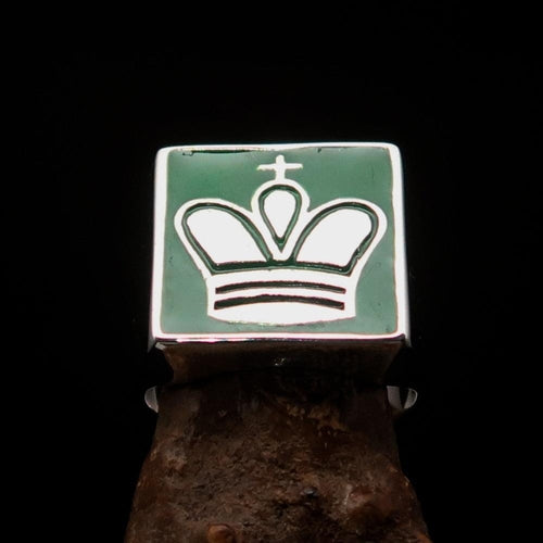 Perfectly crafted Men's Chess Player Ring King's Crown green -