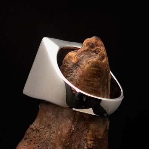 Perfectly crafted Men's Chess Player Ring King's Crown green -
