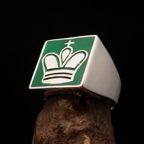 Perfectly crafted Men's Chess Player Ring King's Crown green -