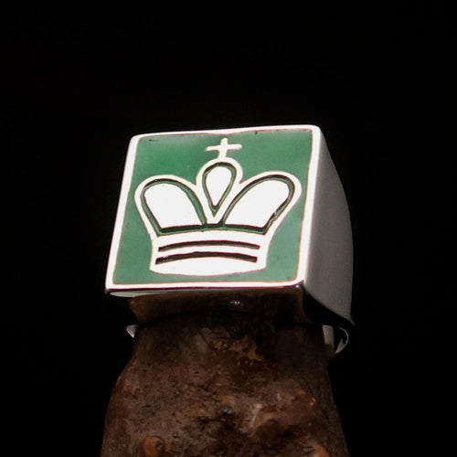 Perfectly crafted Men's Chess Player Ring King's Crown green -